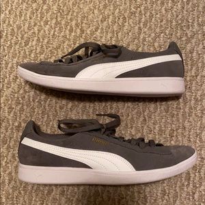 Brand new in box Puma Ladies 9 Vikky Suede